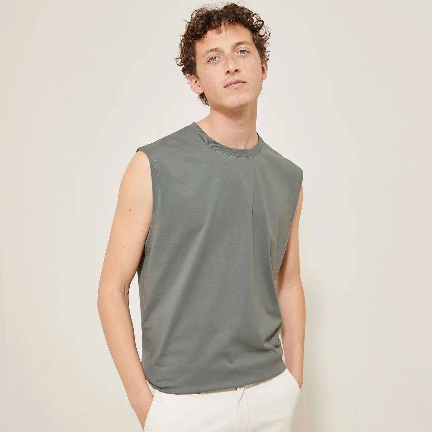 Clearance Effen mouwloos hemdje met ronde hals in katoen T-shirt