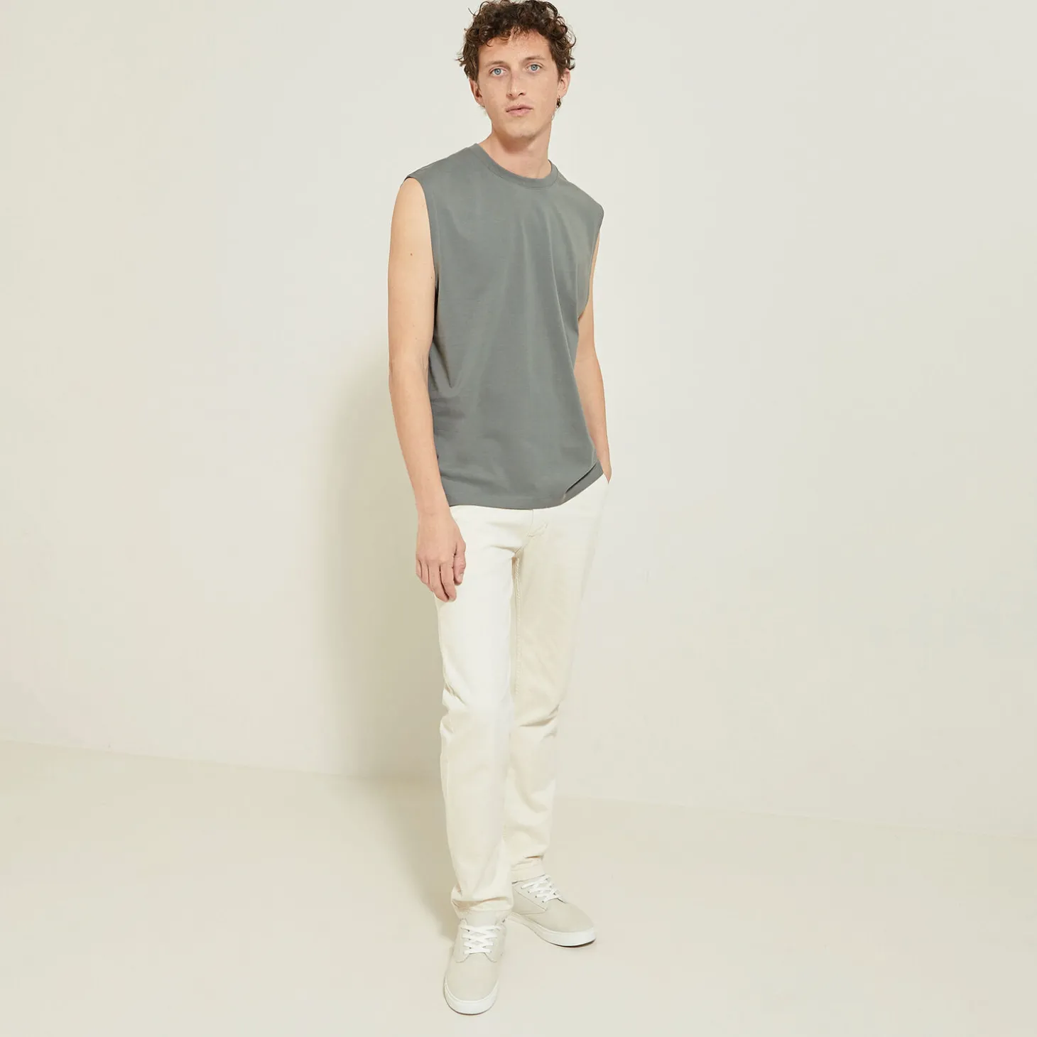 Clearance Effen mouwloos hemdje met ronde hals in katoen T-shirt