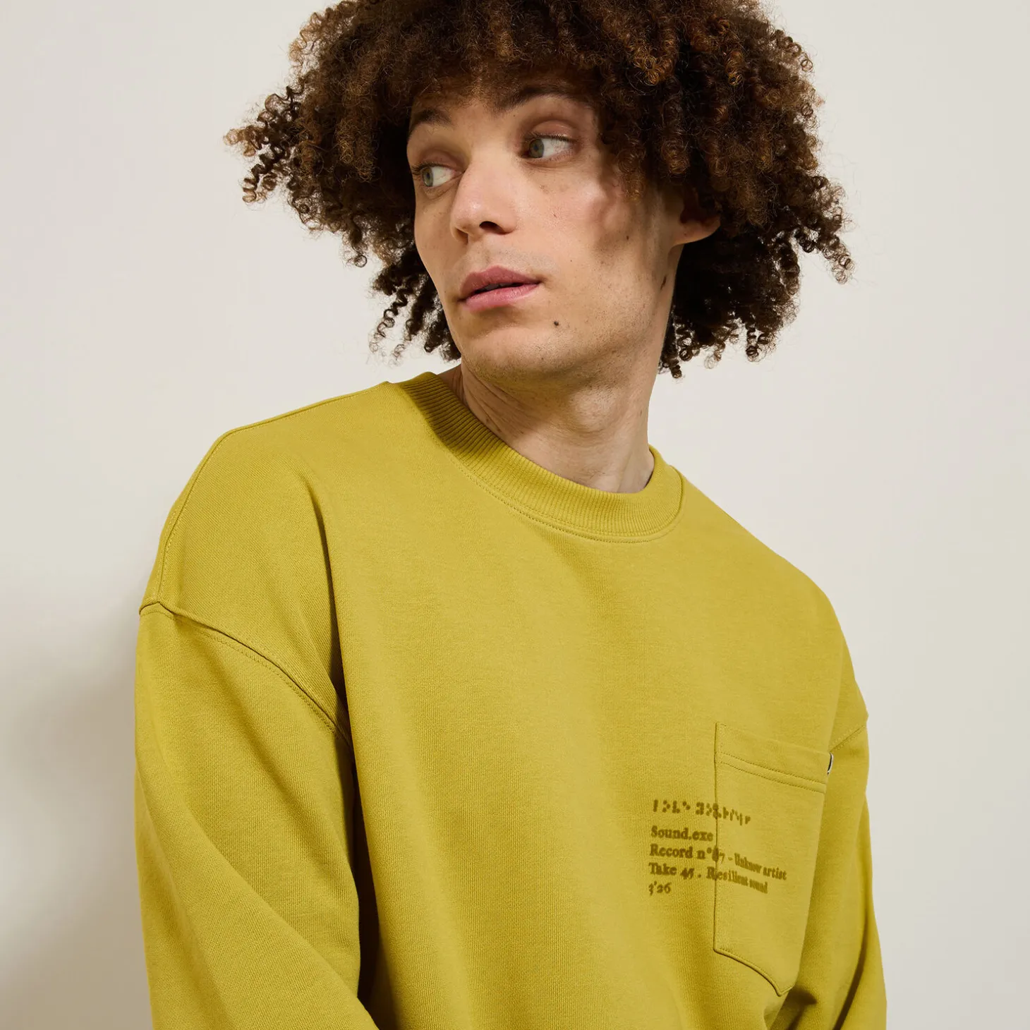 Outlet Sweater ronde hals, zak en afbeelding Sweater