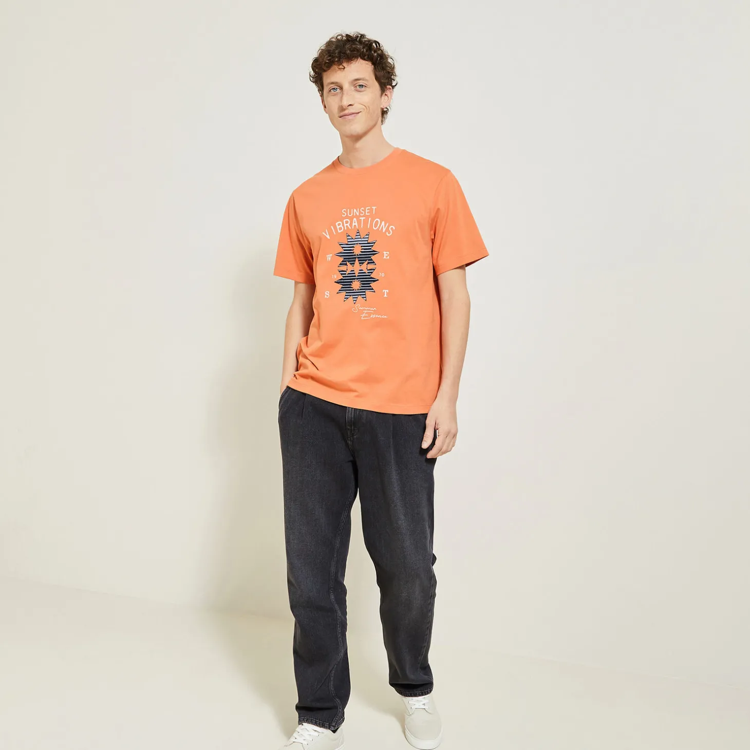 Best T-shirt aangebrachte print vooraan T-shirt