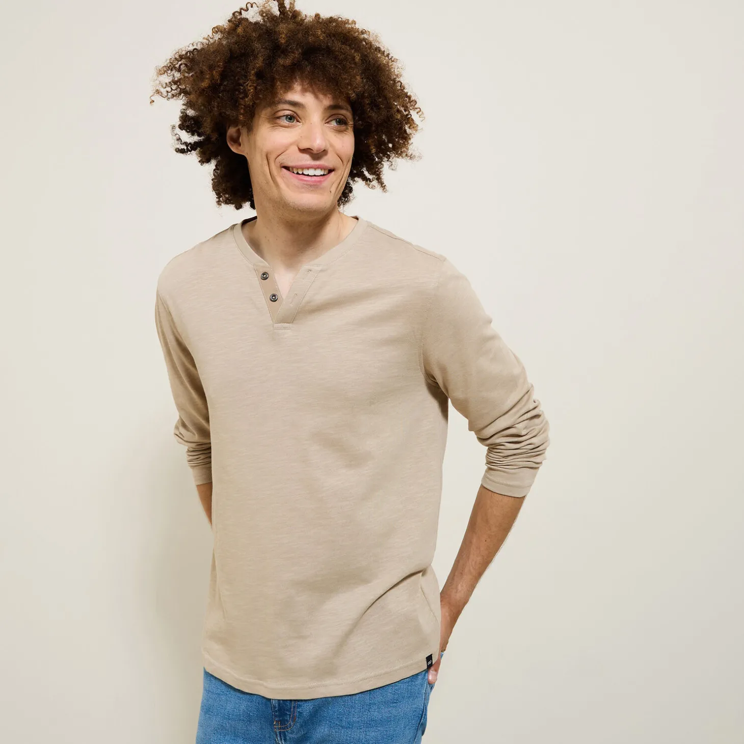 Outlet T-shirt met knooplijst en lange mouwen T-shirt