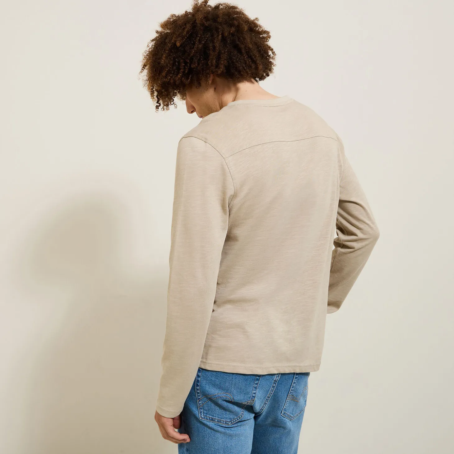 Outlet T-shirt met knooplijst en lange mouwen T-shirt