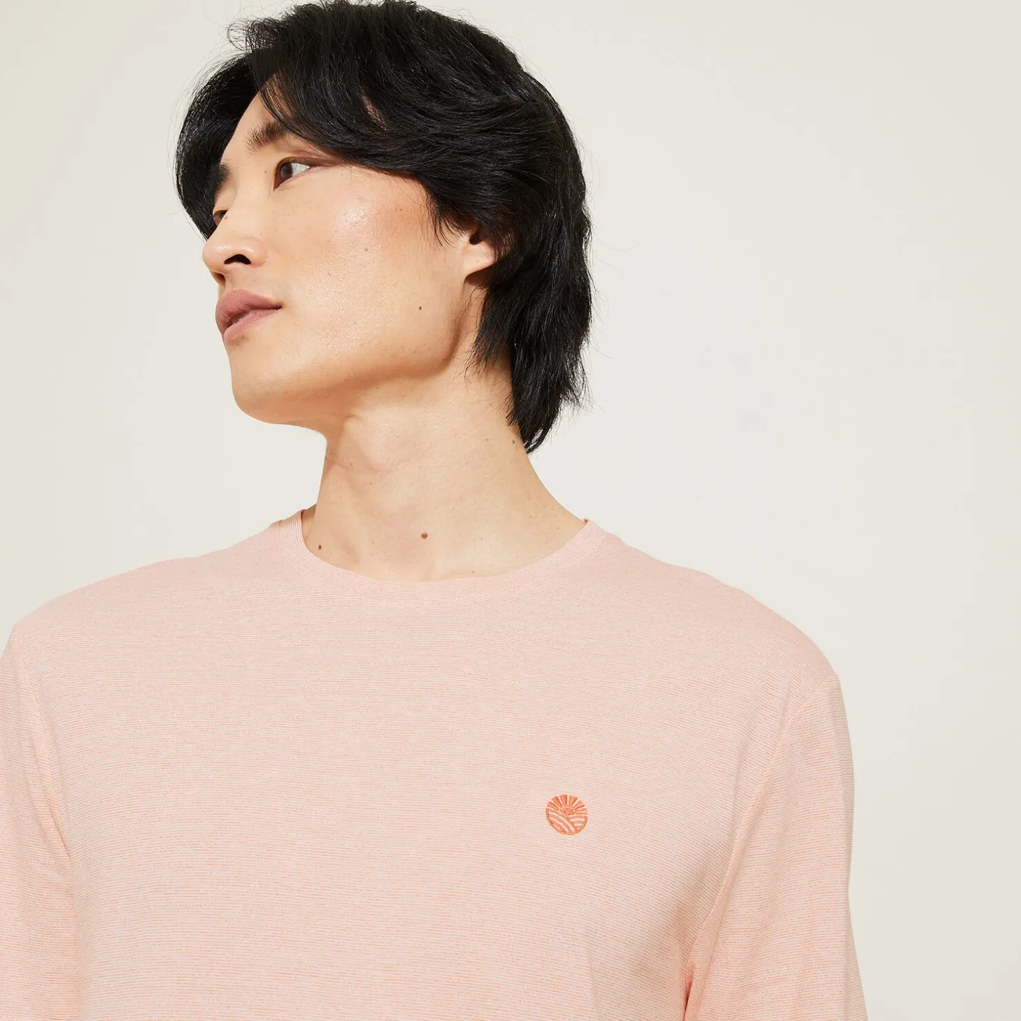 Outlet T-shirt met microstrepen en borduursel op de borst T-shirt