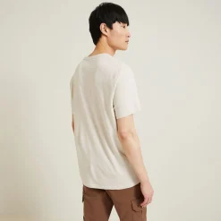 Store T-shirt met microstrepen en borduursel op de borst T-shirt